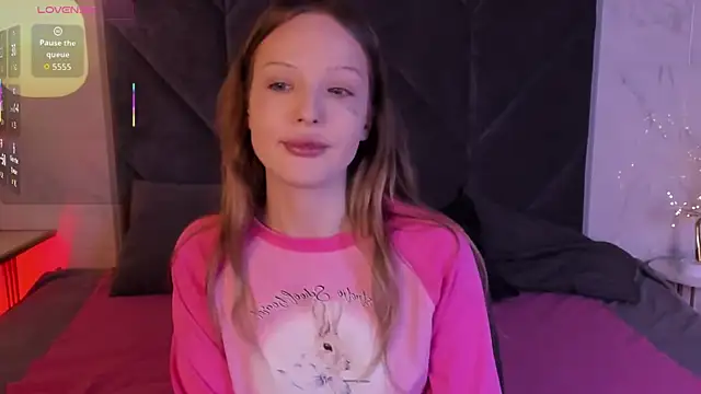 Snapshot of Iris_Fresh chatting on December 4, 2025, 8:39 pm Iris Fresh online show from December 4, 2025, 8:39 pm