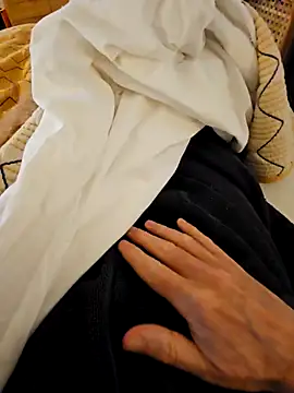 cum daily1 online show from November 3, 2025, 8:48 am