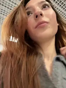 LilluKatten online show from March 31, 2026, 11:43 am