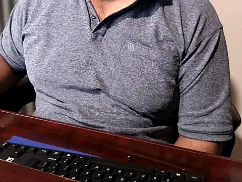 Snapshot of SUN-MON-69 chatting on February 11, 2026, 10:26 pm SUN-MON-69 online show from February 11, 2026, 10:26 pm