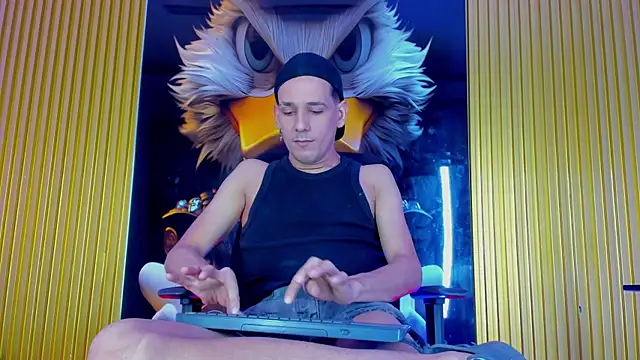 Snapshot of noah_deluxe chatting on October 30, 2025, 3:35 pm noah deluxe online show from October 30, 2025, 3:35 pm