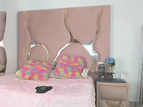 xayaht online show from November 28, 2025, 1:03 pm