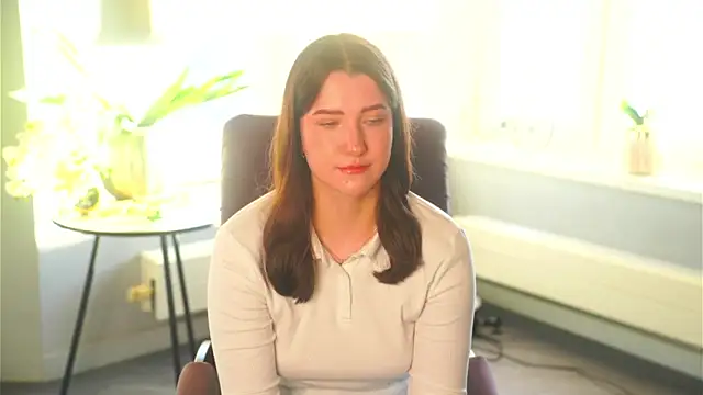 RandiThanos online show from November 4, 2025, 4:44 am