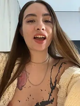  Elizabeth Brown online show from November 18, 2025, 10:25 pm