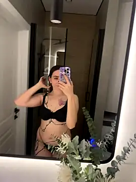  Elizabeth Brown online show from November 19, 2025, 11:16 pm