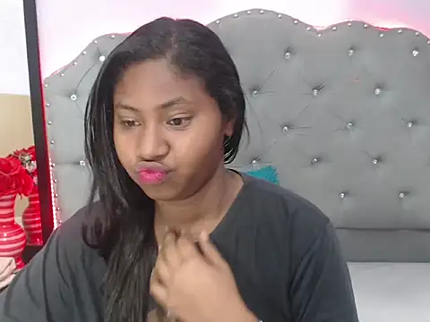 valentinavega18x online show from November 18, 2025, 3:01 am