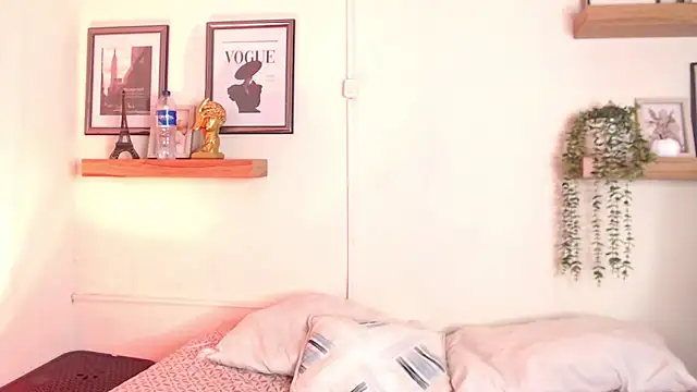 Madisonkay online show from April 18, 2026, 7:58 pm