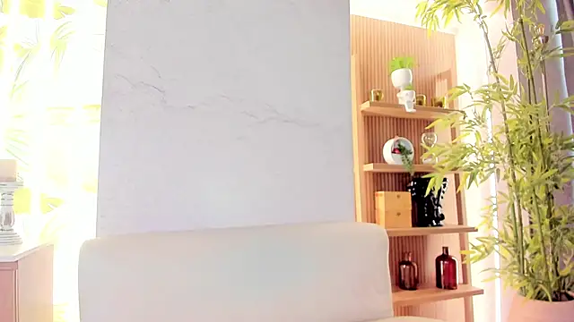 Charlote masson online show from April 21, 2026, 8:12 pm