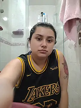 CurvyNoir online show from November 28, 2025, 4:09 pm