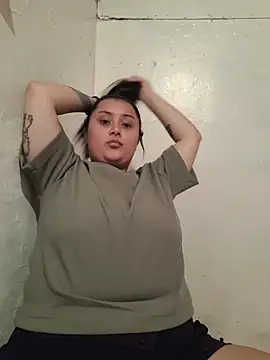 Snapshot of CurvyNoir chatting on May 2, 2026, 11:43 pm CurvyNoir online show from May 2, 2026, 11:43 pm