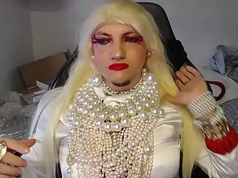 VanesaCrossic online show from December 2, 2025, 9:14 am