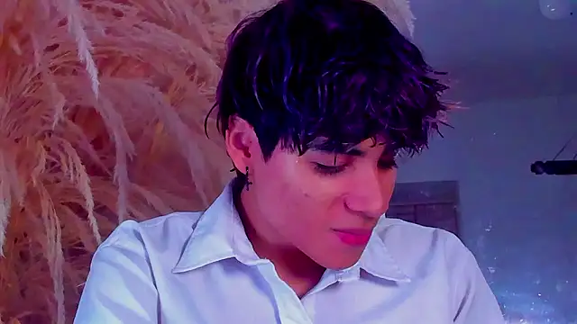 Leo Glow online show from February 12, 2026, 12:55 pm