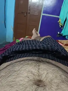 Snapshot of bearslove143 chatting on November 25, 2025, 3:28 am bearslove143 online show from November 25, 2025, 3:28 am