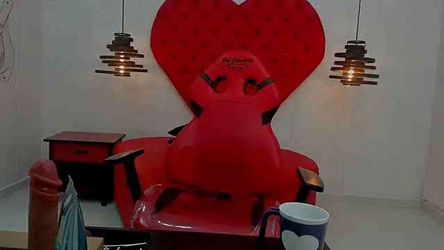 Snapshot of Bella_Cuttee chatting on December 1, 2025, 3:55 am Bella Cuttee online show from December 1, 2025, 3:55 am