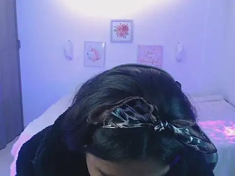 Samanta 777 online show from April 13, 2026, 11:54 pm