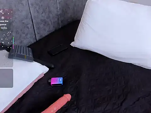 Chaarlotte 09 online show from November 15, 2025, 6:26 pm