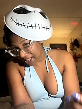 SpoiledLuxuriously online show from October 31, 2025, 9:05 pm