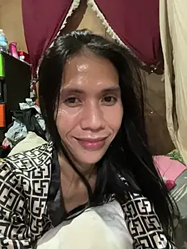 Snapshot of bellaUtops chatting on May 16, 2026, 3:25 am bellaUtops online show from May 16, 2026, 3:25 am