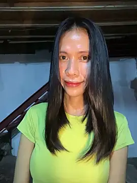 Snapshot of bellaUtops chatting on May 29, 2026, 6:28 pm bellaUtops online show from May 29, 2026, 6:28 pm