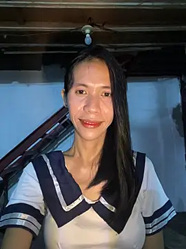 Snapshot of bellaUtops chatting on June 3, 2026, 3:17 pm bellaUtops online show from June 3, 2026, 3:17 pm