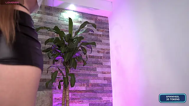 emily montoya1 online show from April 21, 2026, 11:51 pm