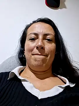 Lauryn Jones online show from June 1, 2026, 1:29 am