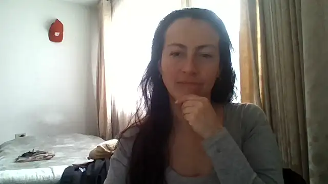 Snapshot of Lauryn_Jones chatting on July 21, 2026, 6:10 pm Lauryn Jones online show from July 21, 2026, 6:10 pm