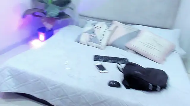 Shelsyissy online show from November 18, 2025, 8:30 am