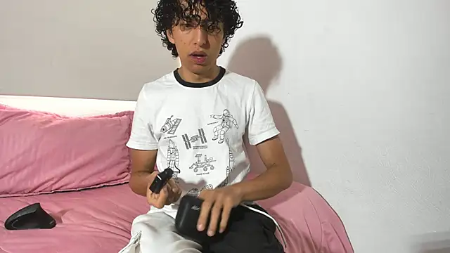 saint dark online show from December 1, 2025, 1:16 pm