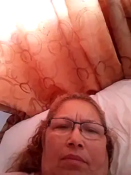 Snapshot of Cessi50 chatting on November 17, 2025, 11:38 am Cessi50 online show from November 17, 2025, 11:38 am