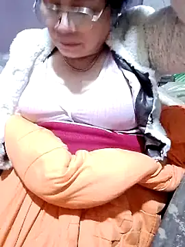 Snapshot of small-house123 chatting on November 28, 2025, 10:12 pm small-house123 online show from November 28, 2025, 10:12 pm