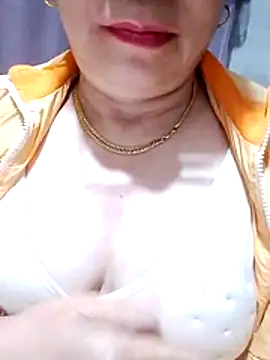 small-house123 online show from December 15, 2025, 1:48 pm