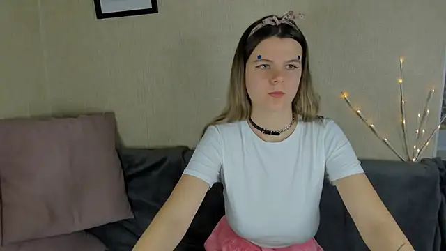 Zorianaa online show from November 22, 2025, 9:25 pm