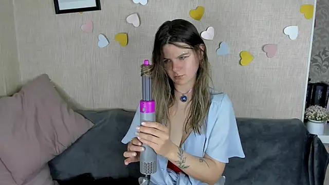 Zorianaa online show from April 19, 2026, 9:06 pm