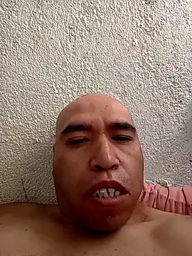 Snapshot of pitote38 chatting on November 1, 2025, 5:15 pm pitote38 online show from November 1, 2025, 5:15 pm