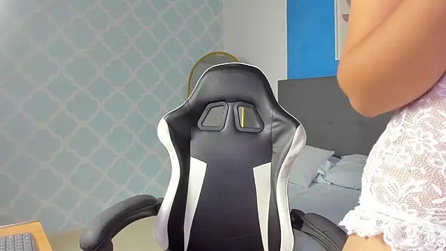 Snapshot of shanel_smithh chatting on November 8, 2025, 12:05 pm shanel smithh online show from November 8, 2025, 12:05 pm