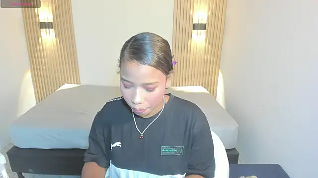 ValentinaRose4 online show from December 1, 2025, 11:26 am