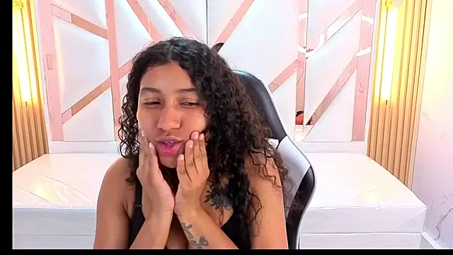 ninadelight tp online show from November 27, 2025, 7:38 pm