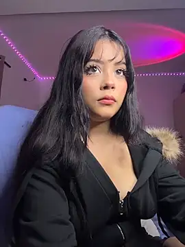 EmillieX online show from February 9, 2026, 12:14 am