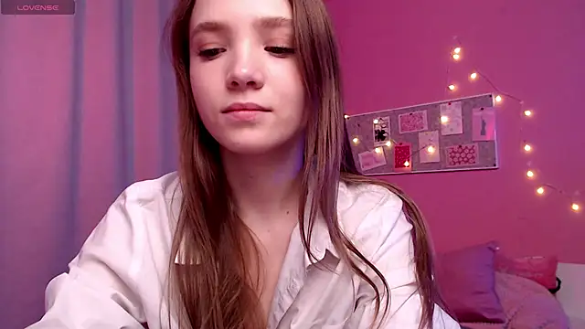 Adria Arjona online show from March 17, 2026, 7:33 am