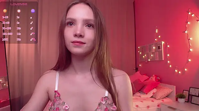 Snapshot of Adria_Arjona chatting on June 15, 2026, 7:32 am Adria Arjona online show from June 15, 2026, 7:32 am
