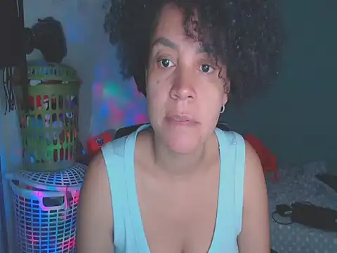 shayna cute online show from June 16, 2026, 12:13 am