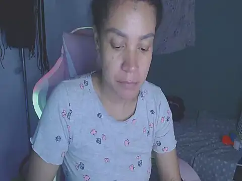 Snapshot of shayna_cute chatting on August 5, 2026, 12:02 am shayna cute online show from August 5, 2026, 12:02 am