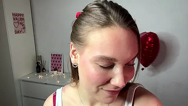 Snapshot of Kalli_ly chatting on February 9, 2026, 2:32 pm Kalli ly online show from February 9, 2026, 2:32 pm