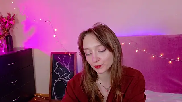 TinyMuse  online show from November 25, 2025, 2:06 pm