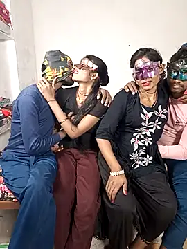 Real-Family online show from December 2, 2025, 5:19 pm