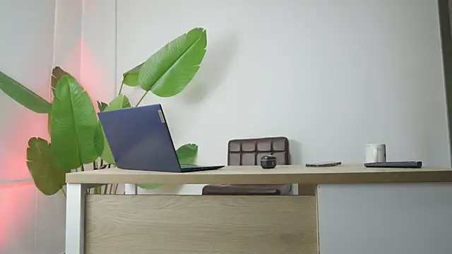 nylonisabella online show from March 7, 2026, 9:12 pm