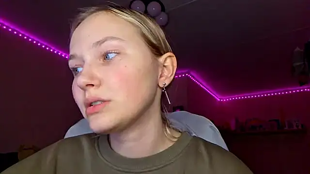 KarinRobertson online show from February 8, 2026, 5:27 pm