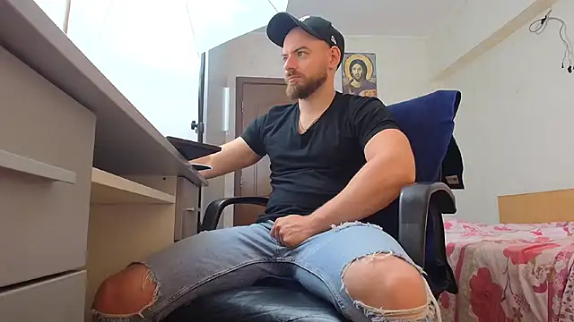 Snapshot of Ryanstone_ chatting on May 8, 2026, 4:51 am Ryanstone online show from May 8, 2026, 4:51 am