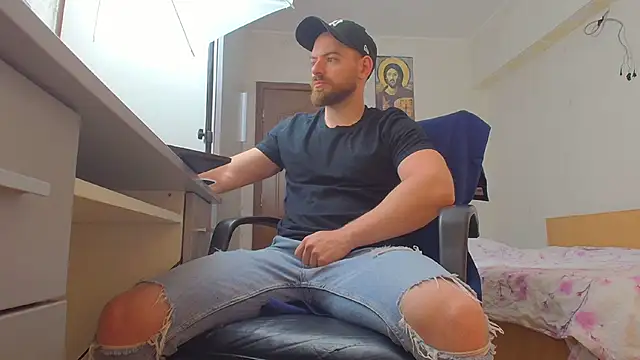 Snapshot of Ryanstone_ chatting on May 13, 2026, 3:15 am Ryanstone online show from May 13, 2026, 3:15 am